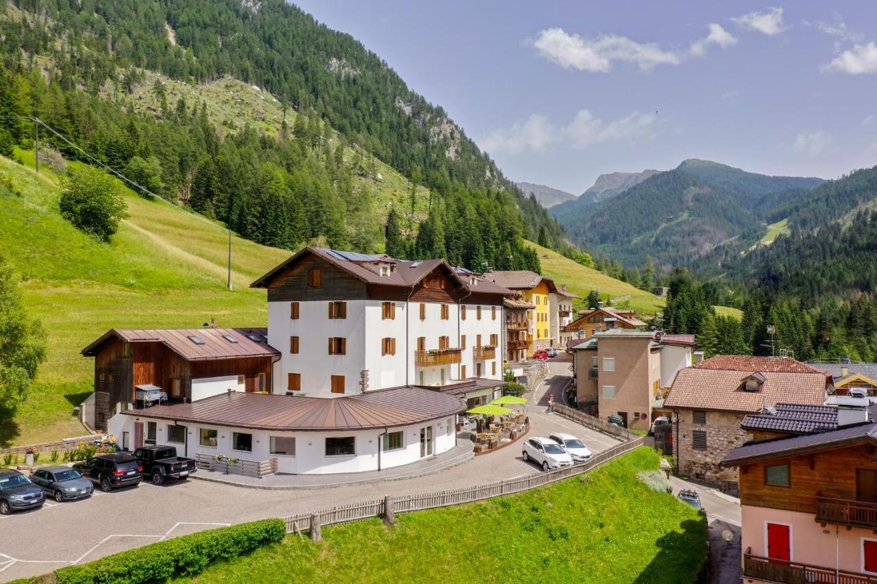 Ciasa Alpina Relax Hotel Moena Exterior photo