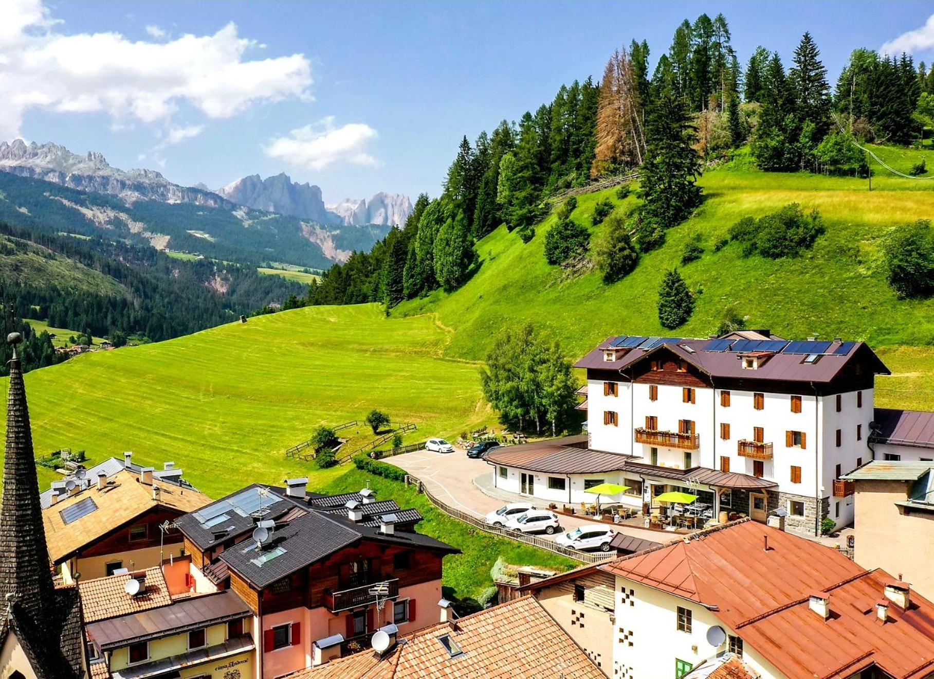 Ciasa Alpina Relax Hotel Moena Exterior photo